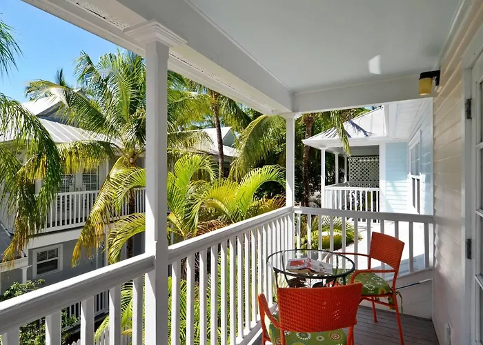 Breezy Bungalow By Avantstay Close 2 Zachary Taylor State Park Beach W Shared Pool Week Long Stays