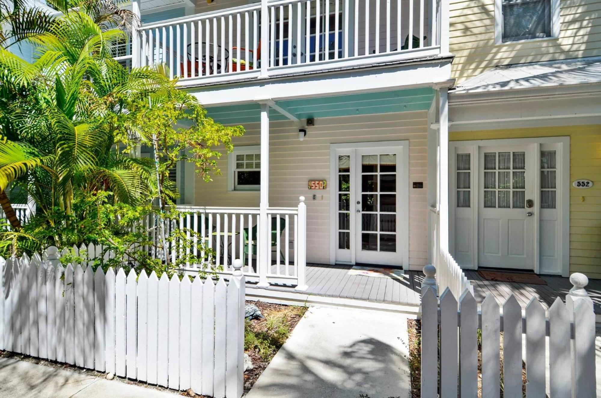 Holiday home Breezy Bungalow By Avantstay Close 2 Zachary Taylor State Park Beach W Shared Pool Week Long