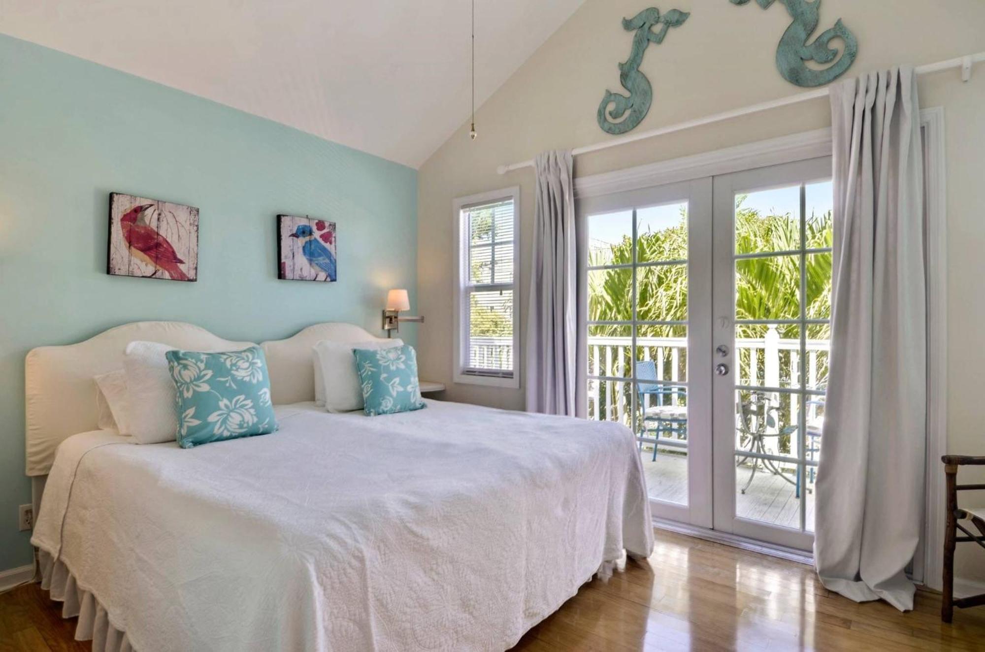 Breezy Bungalow By Avantstay Close 2 Zachary Taylor State Park Beach W Shared Pool Week Long *