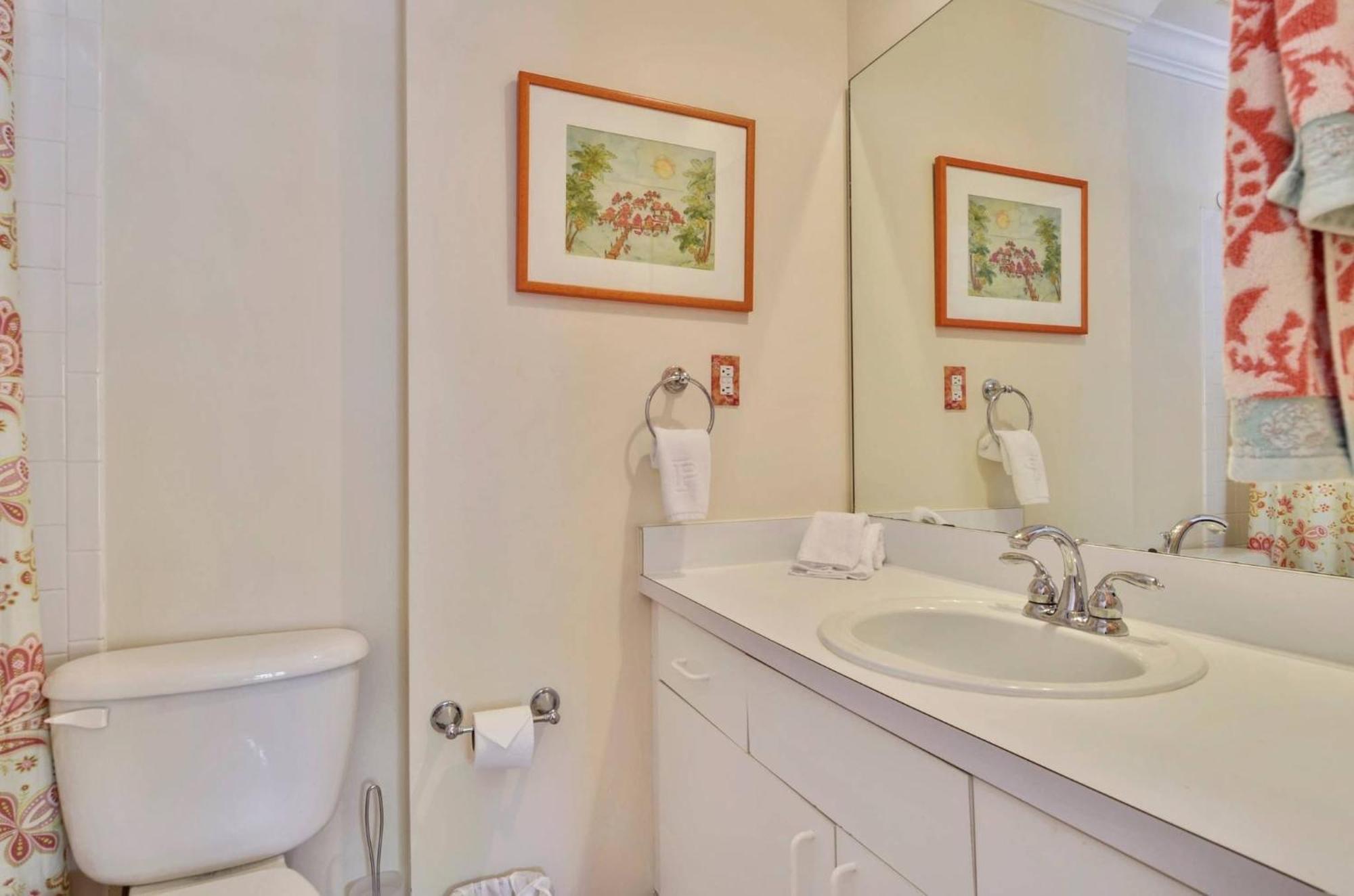 Holiday home Breezy Bungalow By Avantstay Close 2 Zachary Taylor State Park Beach W Shared Pool Week Long Key West