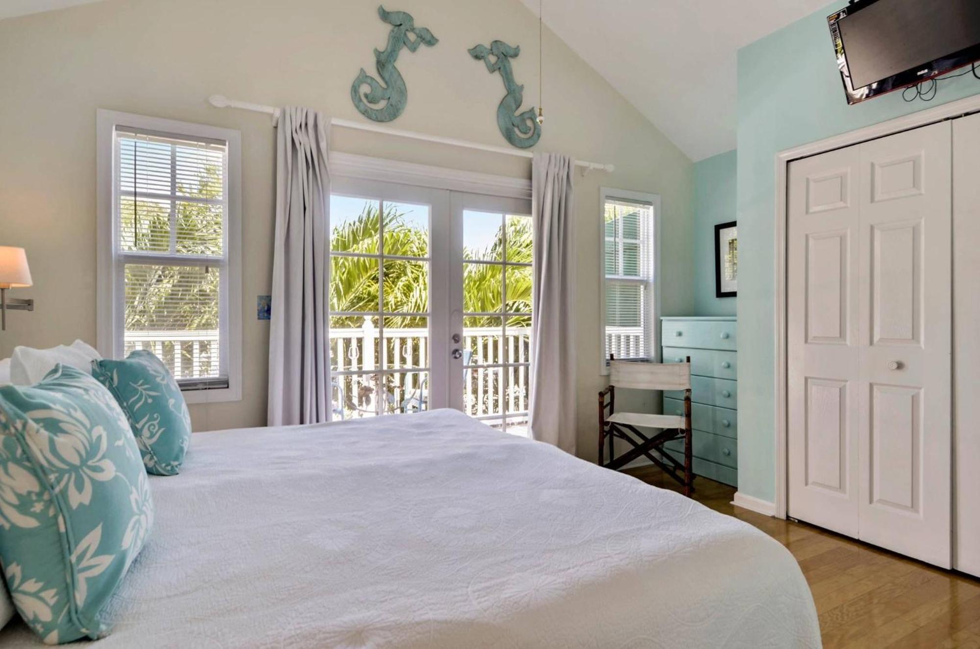 Breezy Bungalow By Avantstay Close 2 Zachary Taylor State Park Beach W Shared Pool Week Long * Key West