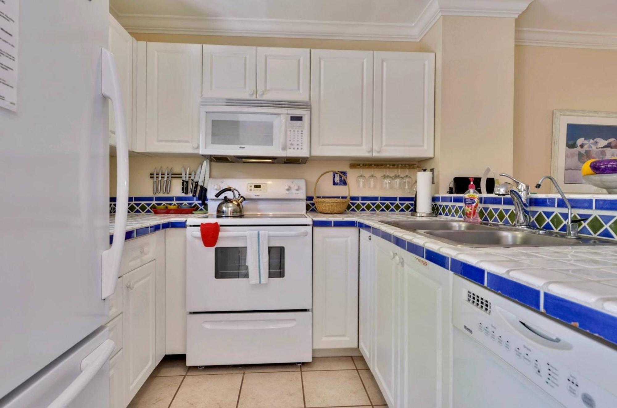 Breezy Bungalow By Avantstay Close 2 Zachary Taylor State Park Beach W Shared Pool Week Long Holiday home