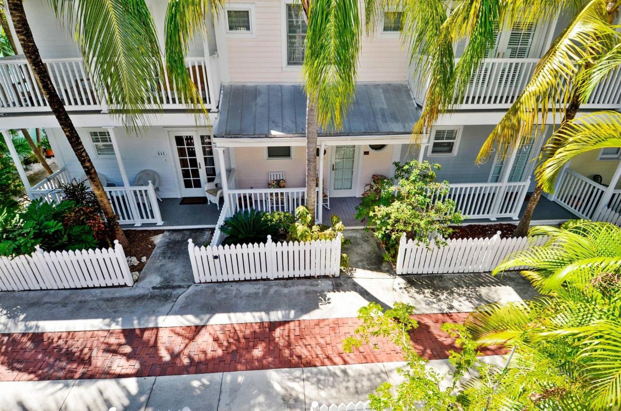 Holiday home Breezy Bungalow By Avantstay Close 2 Zachary Taylor State Park Beach W Shared Pool Week Long