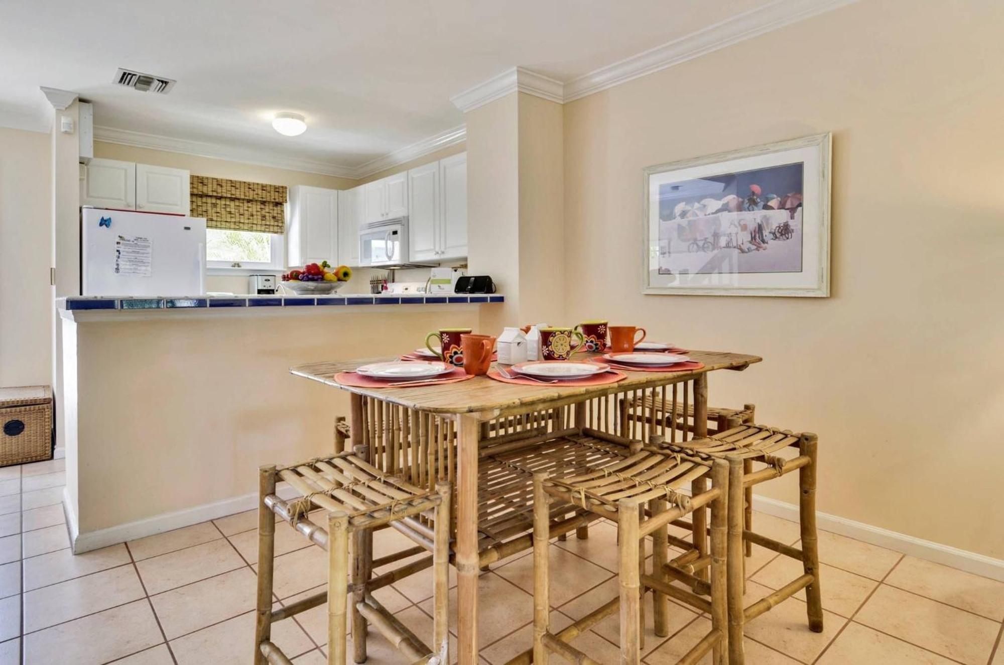 Breezy Bungalow By Avantstay Close 2 Zachary Taylor State Park Beach W Shared Pool Week Long Holiday home