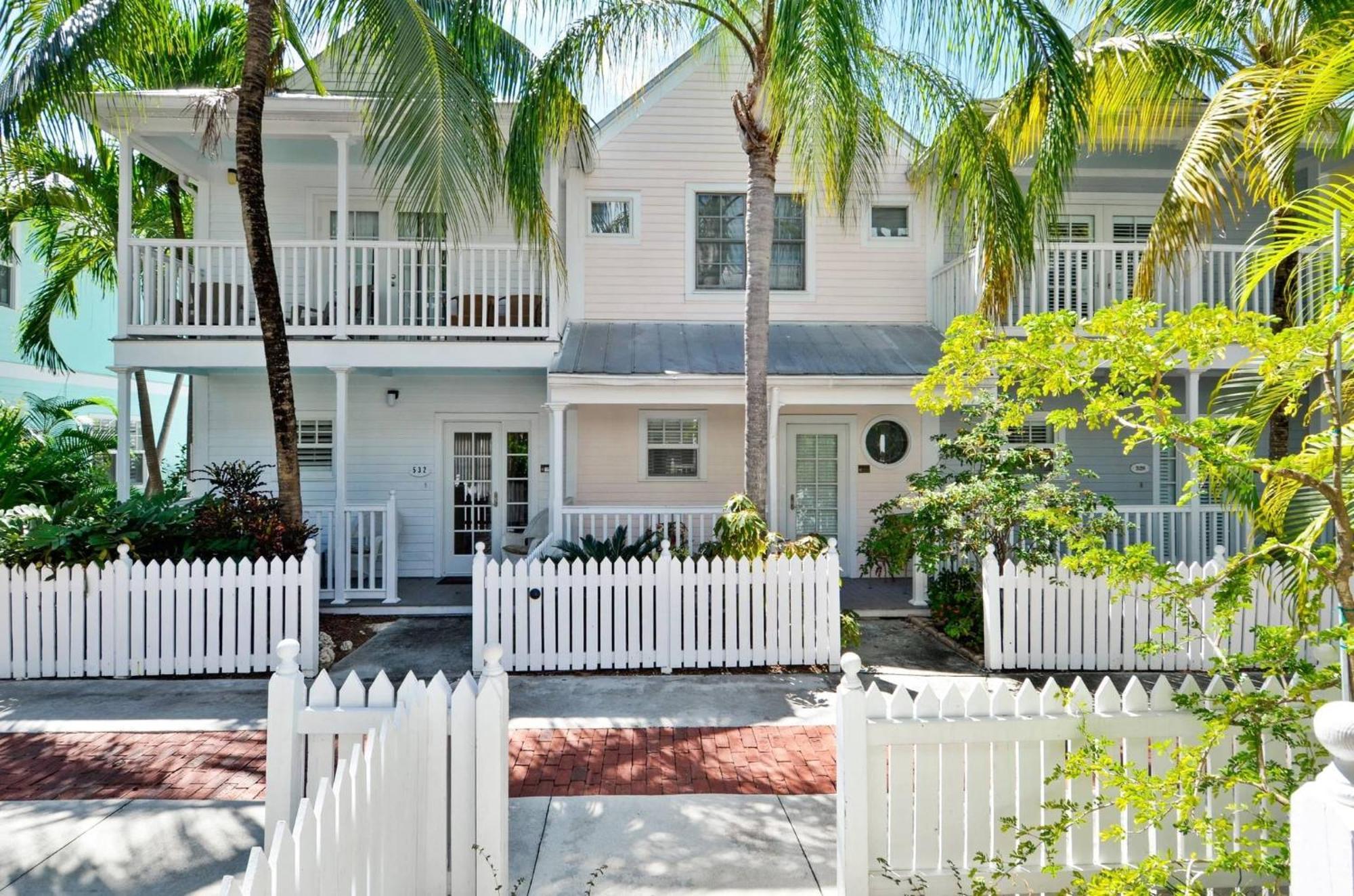 Breezy Bungalow By Avantstay Close 2 Zachary Taylor State Park Beach W Shared Pool Week Long * Key West